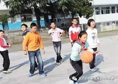 如何根据比赛需求调整篮球专项训练内容_0